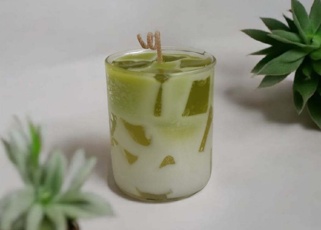 Iced matcha latte – Dessert-Inspired, Hand-Poured Candle - Nest and Nuzzle