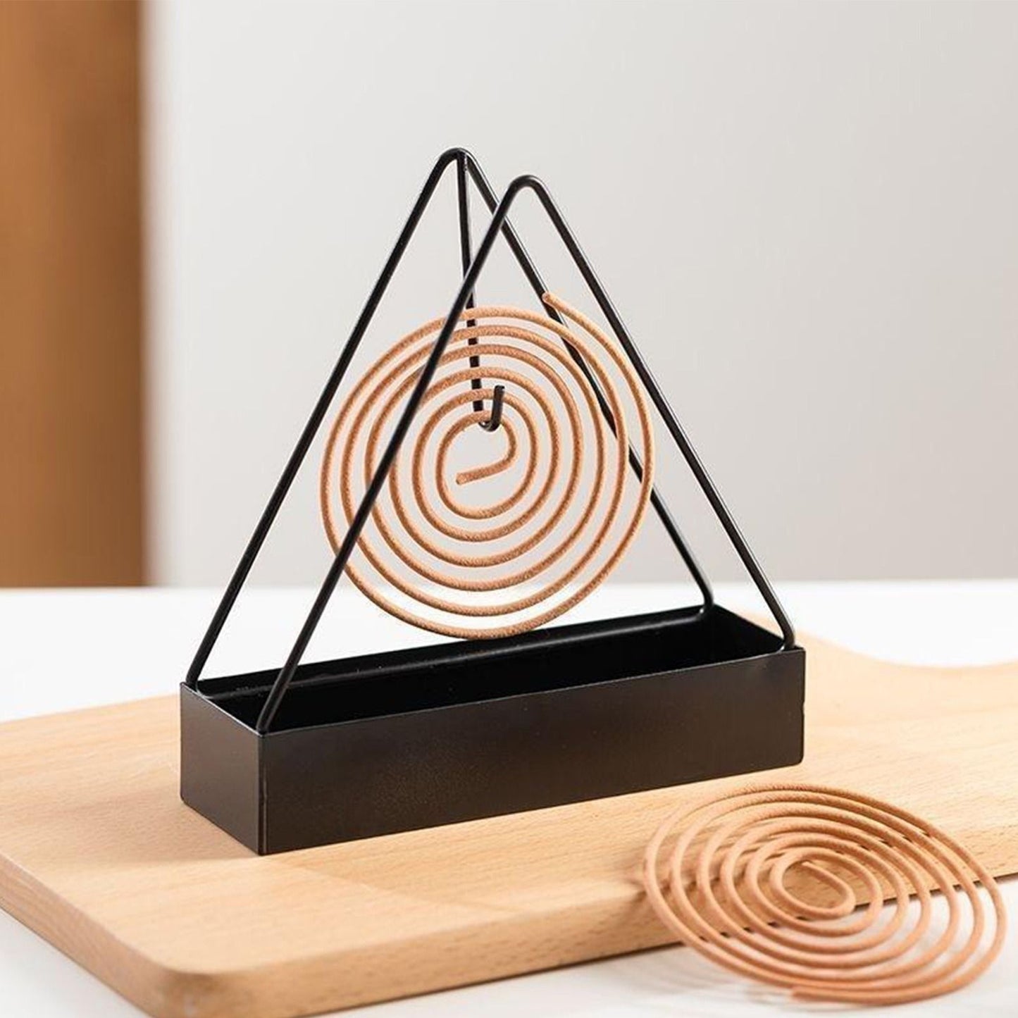 Metal coil stand - Nest and Nuzzle