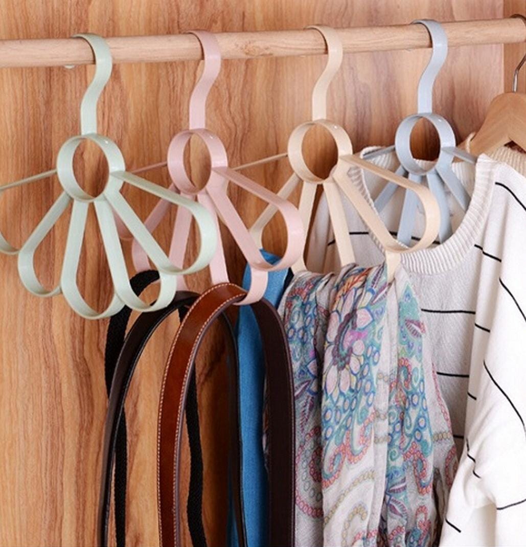 FLOWER HANGER. - Nest and Nuzzle