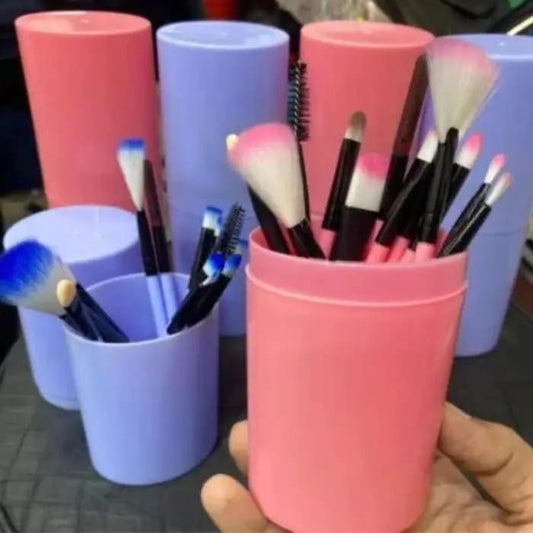 Makeup brush set with storage barrel - Nest and Nuzzle