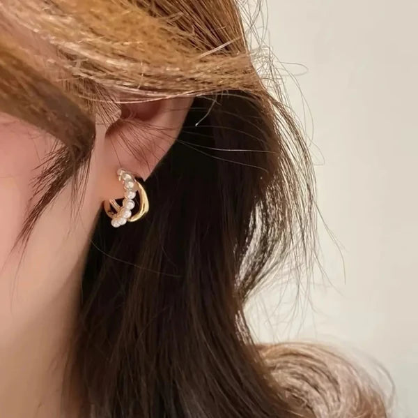 C shaped round faux pearl stud earrings - Nest and Nuzzle